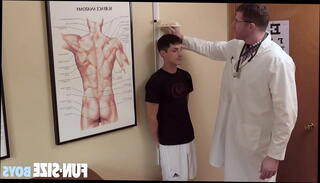 Video 1239894365: doctor bareback fucks, tiny gay porn, tiny gay sex, doctor physical, hung doctor, tiny small, gay fuck sex homo