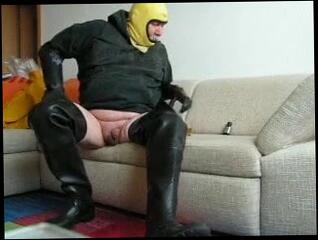 Video 1106895101: pissing bear gay, piss gay fat, piss drinking, crazy pissing