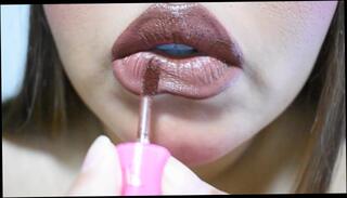 Watch the video about Pouty Lip Fetish Candid