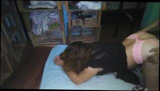 Watch the video about Cogiendome a una puta con tanga rosa abierta