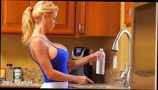 Watch the video about Verfuhrt und gefickt mit heiBer blonder Milf