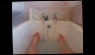 Video 70328601: gay man wanking, bath wank