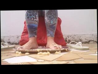 Watch the video about CRUSH THE BANANA!! LONG TOENAILS