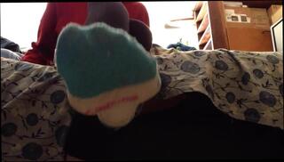 Watch the video about Toe wiggling and Toe cracking