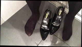 Video 1181762701: dildo anal piss, anal dildo pantyhose, piss anal gay, heels pissing