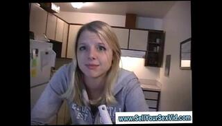 Video 29572045: girl sucking bf, amateur couple homemade, bf home