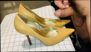 Video 1315246675: kat, solo boy, pump play, shoeplay