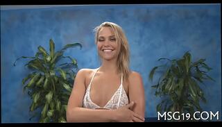 Video 447269525: chick bounces